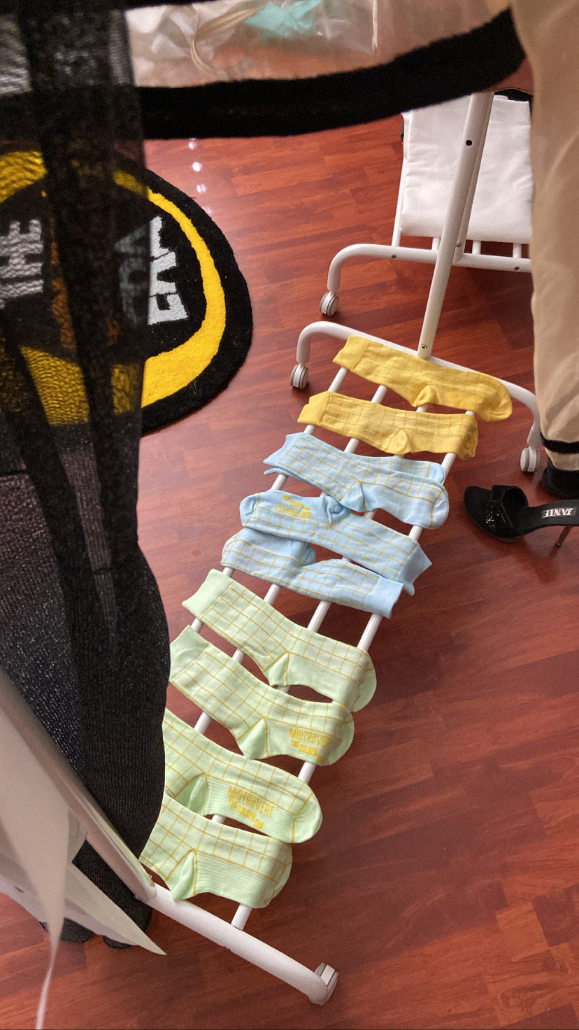 Midtrovert 'The Golden Era' Gridline Socks